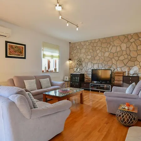 Ctim247 Holiday House With Private Pool イモツキ